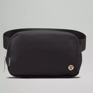 Lululemon Everywhere Belt Bag in Black
